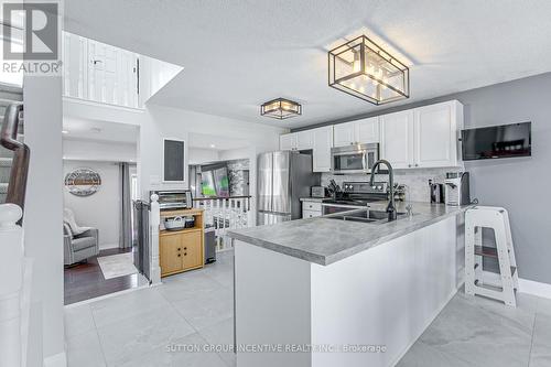 1 Columbia Road, Barrie, ON - Indoor Photo Showing Kitchen With Upgraded Kitchen