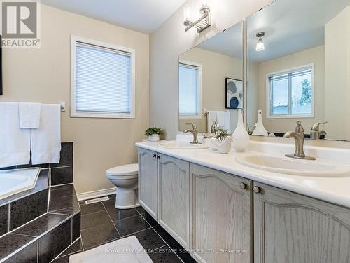 52 Hood Crescent, Brampton (Fletcher'S West), ON - Indoor Photo Showing Bathroom