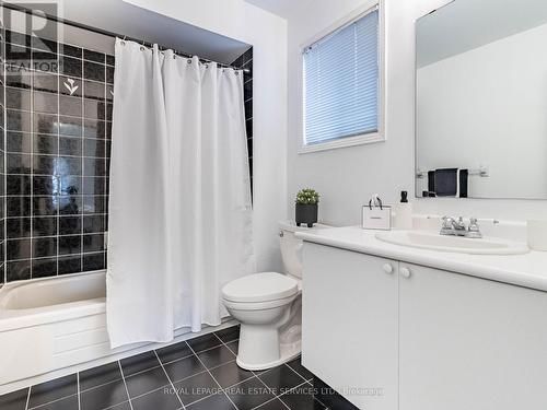 52 Hood Crescent, Brampton, ON - Indoor Photo Showing Bathroom