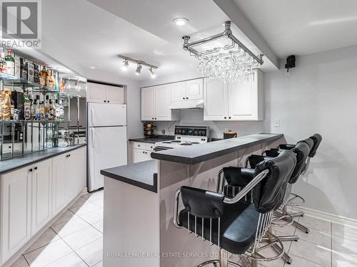 52 Hood Crescent, Brampton, ON - Indoor Photo Showing Kitchen