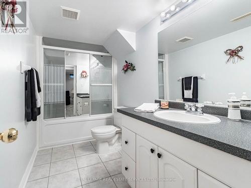 52 Hood Crescent, Brampton, ON - Indoor Photo Showing Bathroom