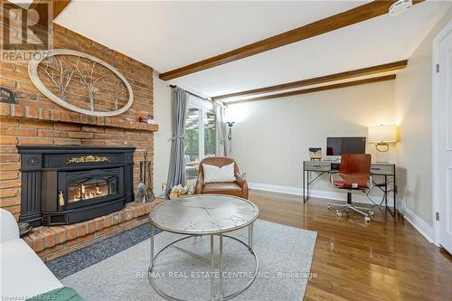 7369 Appleby Line, Milton (Nelson), ON - Indoor Photo Showing Living Room With Fireplace