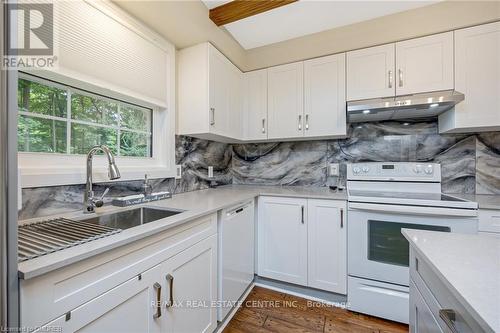 7369 Appleby Line, Milton (Nelson), ON - Indoor Photo Showing Kitchen