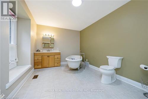 7369 Appleby Line, Milton (Nelson), ON - Indoor Photo Showing Bathroom