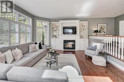 1492 Broadmoor Avenue, Mississauga (Mineola), ON - Indoor Photo Showing Living Room With Fireplace