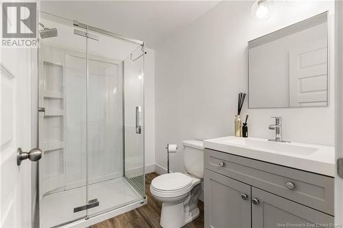 400 Glengrove Road, Moncton, NB - Indoor Photo Showing Bathroom