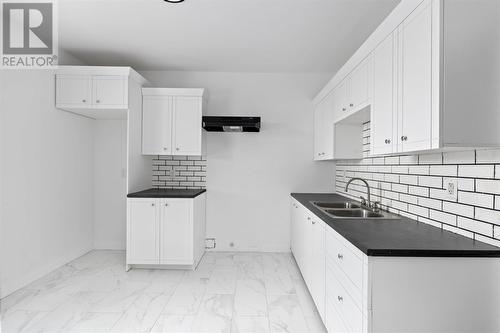 644 Wellington St E, Sault Ste. Marie, ON - Indoor Photo Showing Kitchen With Double Sink