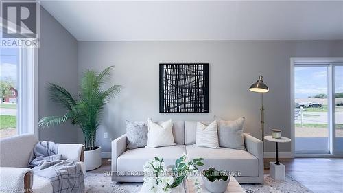 238 Beech Street, Central Huron (Clinton), ON - Indoor Photo Showing Living Room