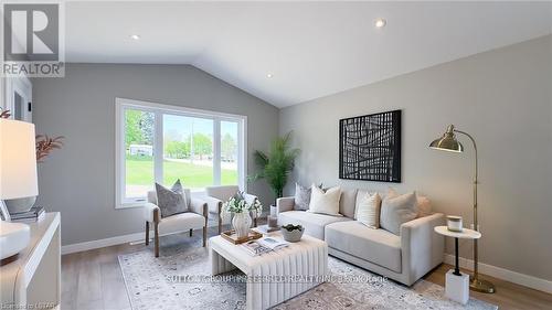 238 Beech Street, Central Huron (Clinton), ON - Indoor Photo Showing Living Room