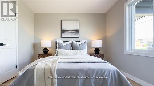 238 Beech Street, Central Huron (Clinton), ON - Indoor Photo Showing Bedroom