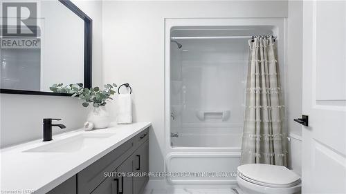 238 Beech Street, Central Huron (Clinton), ON - Indoor Photo Showing Bathroom