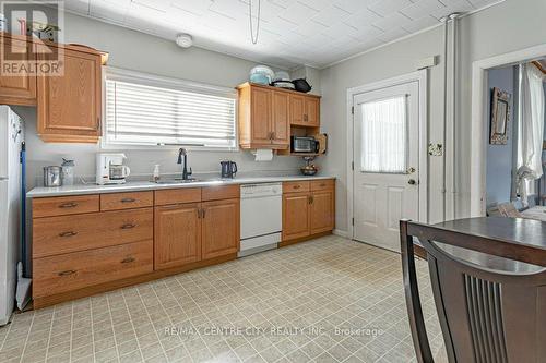 9 Scott Street, St. Thomas, ON - Indoor Photo Showing Kitchen