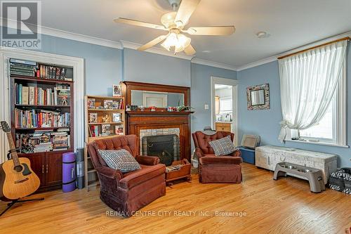 9 Scott Street, St. Thomas, ON - Indoor Photo Showing Living Room With Fireplace