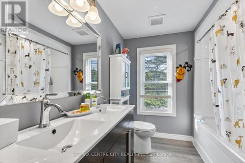 276 Marsh Line, Dutton/Dunwich (Dutton), ON - Indoor Photo Showing Bathroom