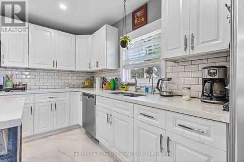 276 Marsh Line, Dutton/Dunwich (Dutton), ON - Indoor Photo Showing Kitchen With Double Sink With Upgraded Kitchen