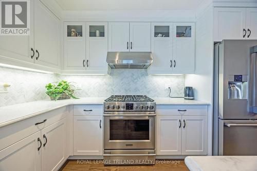 45 - 234 Peach Tree Boulevard, St. Thomas, ON - Indoor Photo Showing Kitchen With Upgraded Kitchen