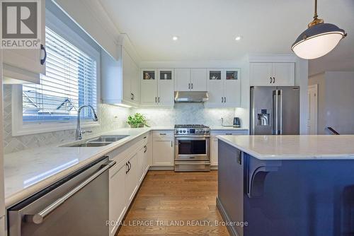 45 - 234 Peach Tree Boulevard, St. Thomas, ON - Indoor Photo Showing Kitchen With Double Sink With Upgraded Kitchen