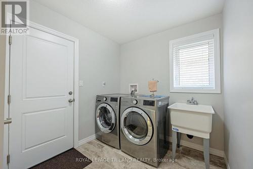 45 - 234 Peach Tree Boulevard, St. Thomas, ON - Indoor Photo Showing Laundry Room