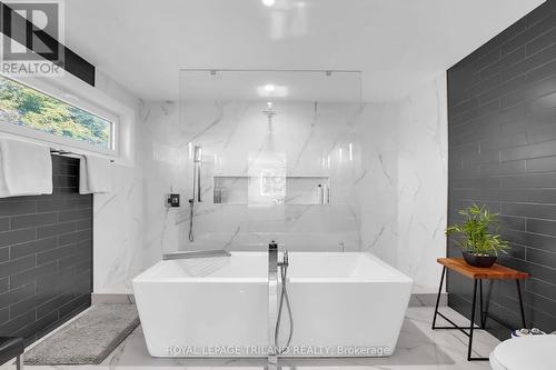 2438 Red Thorne Avenue, London, ON - Indoor Photo Showing Bathroom