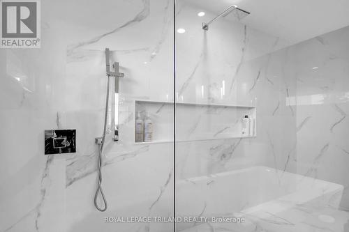 2438 Red Thorne Avenue, London, ON - Indoor Photo Showing Bathroom