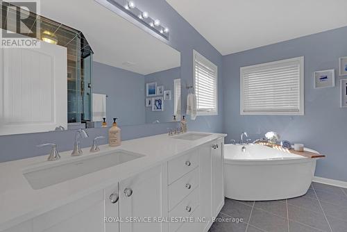 15 William Fair Drive, Clarington (Bowmanville), ON - Indoor Photo Showing Bathroom