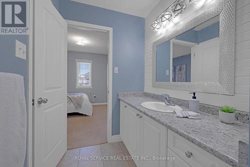 15 William Fair Drive, Clarington (Bowmanville), ON - Indoor Photo Showing Bathroom