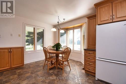 419 Book Road E, Hamilton (Airport Employment Area), ON - Indoor Photo Showing Dining Room