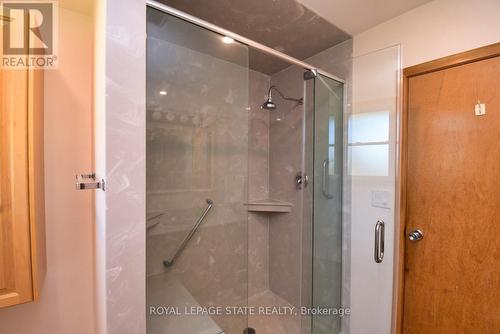 419 Book Road E, Hamilton (Airport Employment Area), ON - Indoor Photo Showing Bathroom