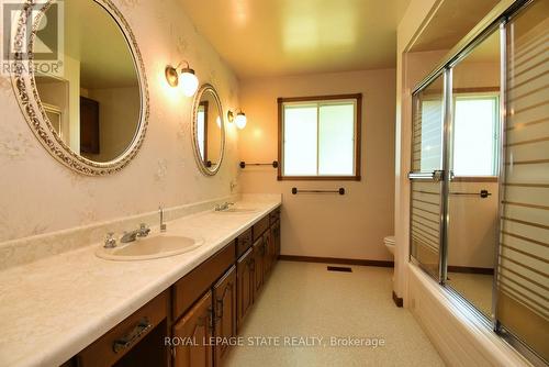 419 Book Road E, Hamilton (Airport Employment Area), ON - Indoor Photo Showing Bathroom