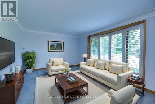 419 Book Road E, Hamilton (Airport Employment Area), ON - Indoor Photo Showing Living Room