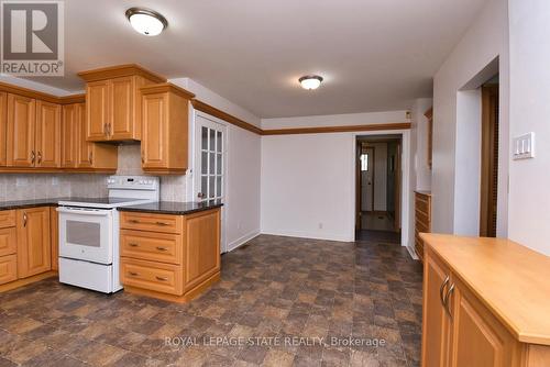 419 Book Road E, Hamilton (Airport Employment Area), ON - Indoor Photo Showing Kitchen