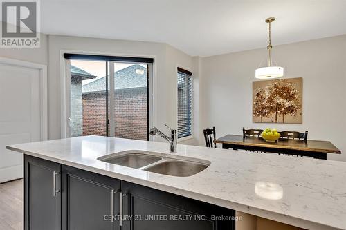 307 Billington Close, Peterborough (Northcrest), ON - Indoor Photo Showing Kitchen With Double Sink