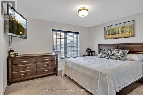 307 Billington Close, Peterborough (Northcrest), ON - Indoor Photo Showing Bedroom