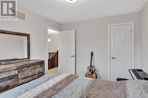 307 Billington Close, Peterborough (Northcrest), ON - Indoor Photo Showing Bedroom