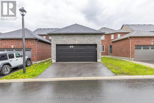 307 Billington Close, Peterborough (Northcrest), ON - Outdoor