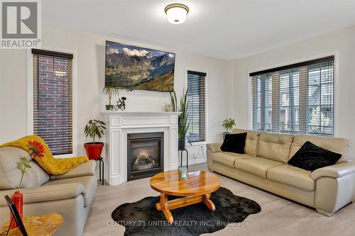 307 Billington Close, Peterborough (Northcrest), ON - Indoor Photo Showing Living Room With Fireplace