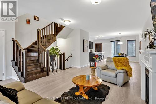 307 Billington Close, Peterborough (Northcrest), ON - Indoor Photo Showing Living Room