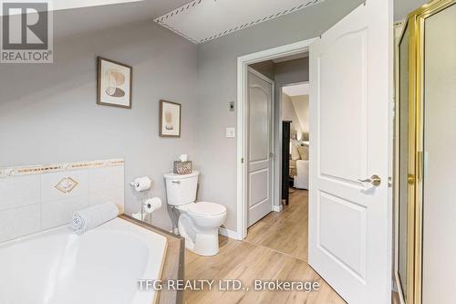 40 1/2 Riverview Road, Kawartha Lakes (Lindsay), ON - Indoor Photo Showing Bathroom