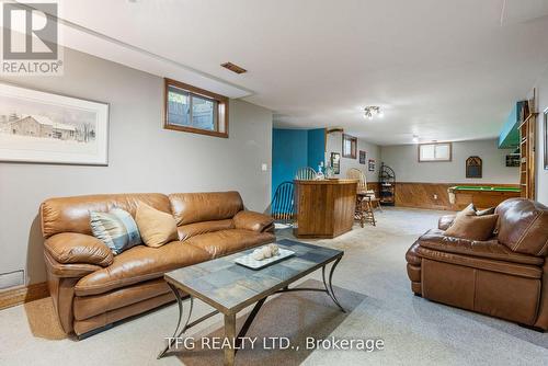 40 1/2 Riverview Road, Kawartha Lakes (Lindsay), ON - Indoor Photo Showing Living Room