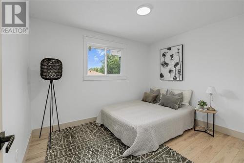 3136 Hartley Drive, Windsor, ON - Indoor Photo Showing Bedroom