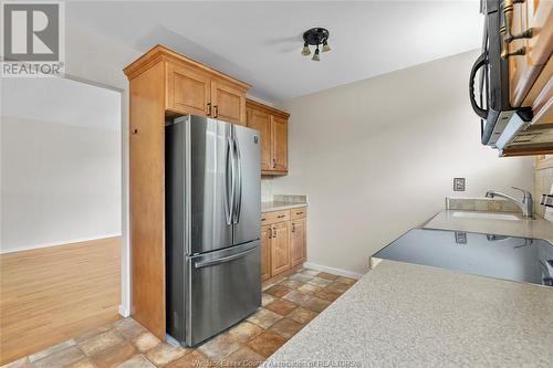 278 Coghill Drive, Kingsville, ON - Indoor Photo Showing Kitchen