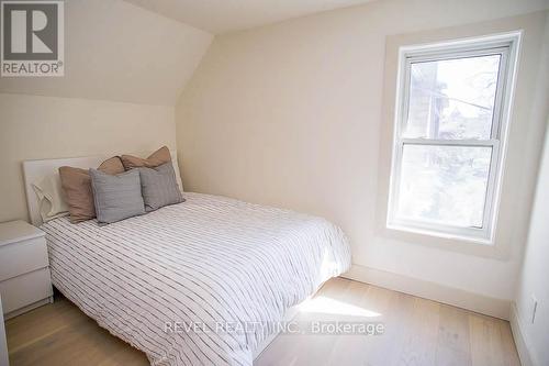 187 Dufferin Avenue, Brantford, ON - Indoor Photo Showing Bedroom