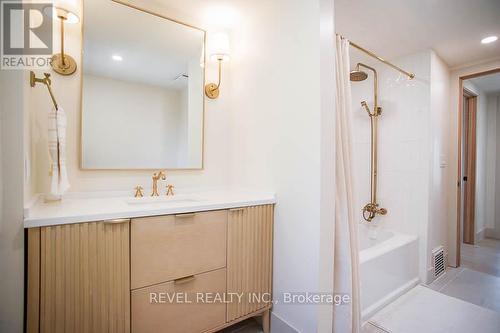 187 Dufferin Avenue, Brantford, ON - Indoor Photo Showing Bathroom