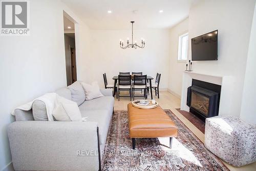 187 Dufferin Avenue, Brantford, ON - Indoor Photo Showing Living Room With Fireplace