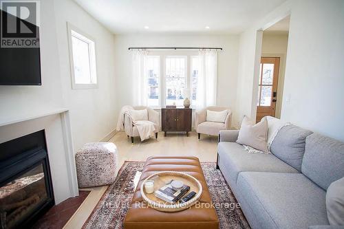 187 Dufferin Avenue, Brantford, ON - Indoor Photo Showing Living Room With Fireplace