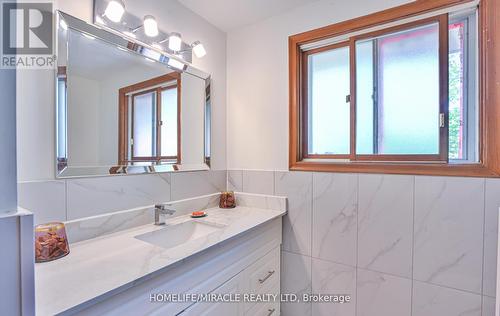 6 Glenmurray Court S, Hamilton (Red Hill), ON - Indoor Photo Showing Bathroom