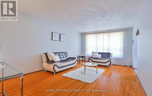 6 Glenmurray Court S, Hamilton (Red Hill), ON - Indoor Photo Showing Living Room