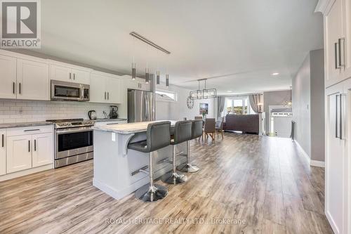 4095 Ernest Street, Petrolia, ON - Indoor Photo Showing Kitchen With Upgraded Kitchen