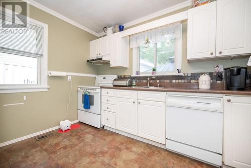 42 Rutherford Avenue, Deep River, ON - Indoor Photo Showing Kitchen