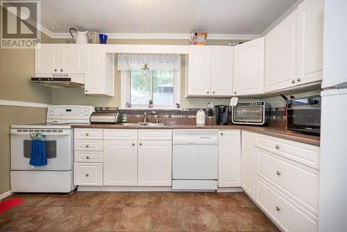 42 Rutherford Avenue, Deep River, ON - Indoor Photo Showing Kitchen With Double Sink